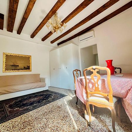 Ca Giovanni - Charmant And Exclusive Apartment Venetië Buitenkant foto